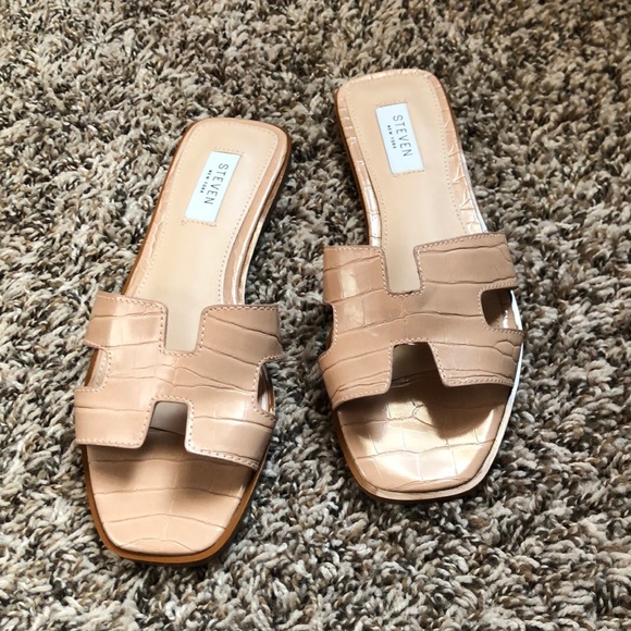 steven new york Shoes - 🦋 steven new york women’s light pink bunnies croc-embossed slides flats